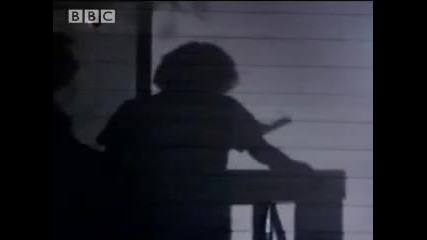 Breaking and entering - Bear Crime - Bbc Animals 