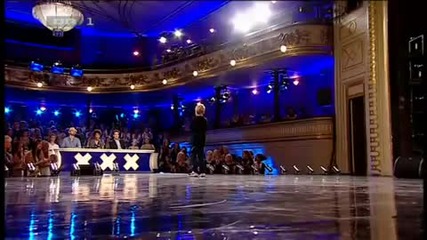 7 годишно дете дигна публиката на крака с своя beatbox
