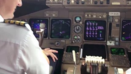 Легендарният Боинг 747-400 излита от летище Пукет