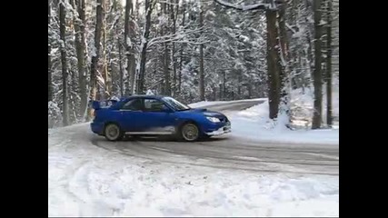 Subaru Impreza snow drift (subaru lovers)