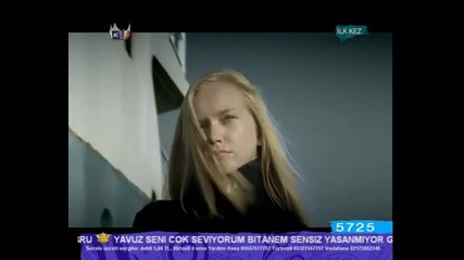 Страхотна турска песен!! Emre Aydin - Hoscakal + Превод и Високо Качество 