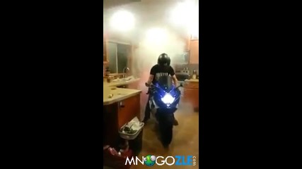 Супер лудо с мотор в кухнята