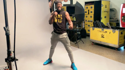 Go behind the scenes of Kofi Kingston's WrestleMania photoshoot: WWE.com Exclusive, March 26, 2019