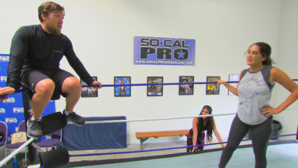 A post-baby Brie Bella gets back in the ring: Total Divas Preview Clip, Dec. 5, 2017