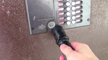Ето как да влезете в сграда с електронно заключване