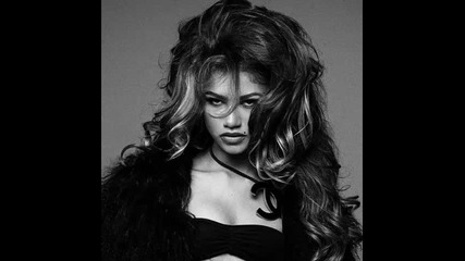*2015* Zendaya - Close Up