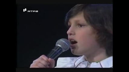 Carminho a cantar fado com 12 anos de idade 