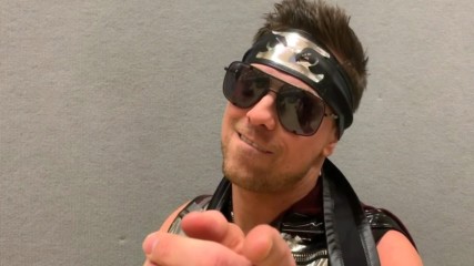Stolze WWE Superstars wünschen einen schönen Vatertag