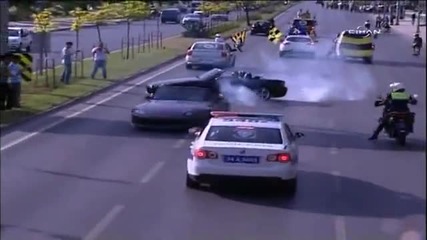 Honda S2000 ядосва полицай