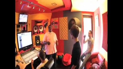Justin Bieber and Sean Kingston in the studio 