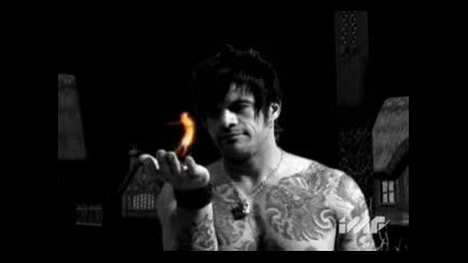 Queens Of The Stone Age - Burn The Witch