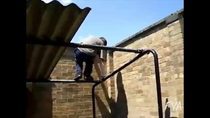 Смешни падания и инциденти - Компилация !