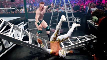 Money in the Bank Ladder Match for a World Heavyweight Title Contract: WWE Money in the Bank 2011 (Full Match - WWE Netw