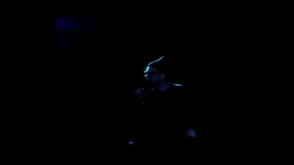 Imbeciles&the; poison umbrella-shoot yourself