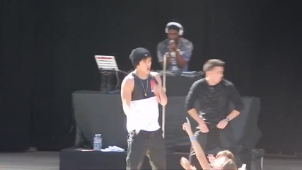 Austin Mahone performing My Love at Fresno Fair