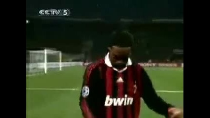 Ronaldinho Играе Кючек