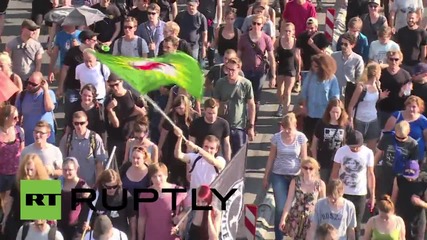 Germany: Thousands take part in pro-refugee demonstration in Dresden