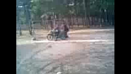 Видео000.3gp