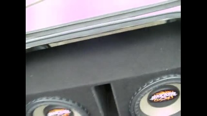 Kicker - 2 kicker comp vrs hifonics bxi1606d at 1 ohm 