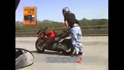 Moto stunts and crashes