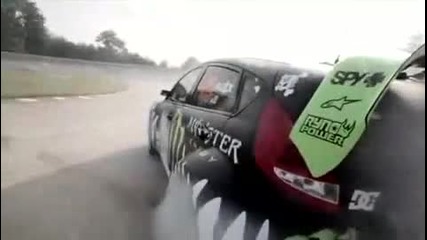 Дрифт Ken Block Gymkhana Practice In His Ford Fiesta 2010 