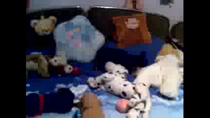 Лъки си играе