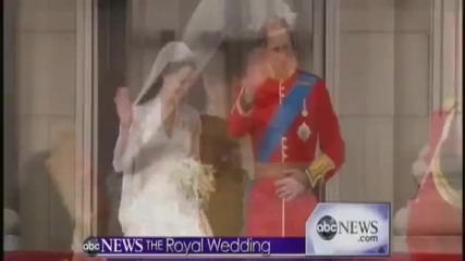 Royal Wedding: William and Kate's First Kiss, Too Short for Buckingham Palace Balcony
