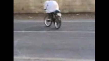Арабски дрифтинг с велосипед 