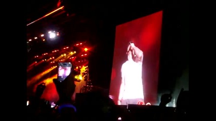 Страхотно живо изпълнение! Eminem & Rihanna - Love The Way You Lie