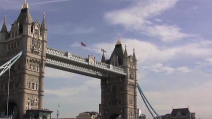 Нло Върху Лондон Петък 6_24_2011-ufo Fleet Over Tower Bridge London Friday 6_24_2011