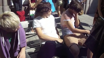 One Direction разговарят с фенове в Швеция