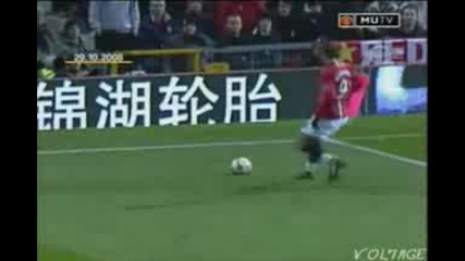 NEW!(2009) Freestyle Battle Cristiano Ronaldo Lionel Messi Rooney Berbatov BesT SKILLS