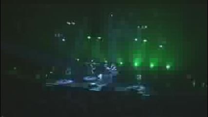 Avril Lavigne - Unwanted (live at Budokan)