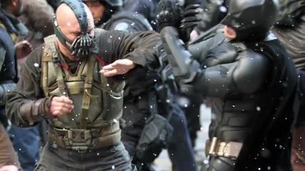 Batman & Bane Brawl On The Dark Knight Rises Nyc Set