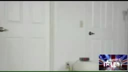Holka pristizena pri striptyzu jejim otcem - Youtube