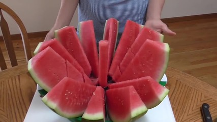 Как се реже диня за секунди с Melon Slicer
