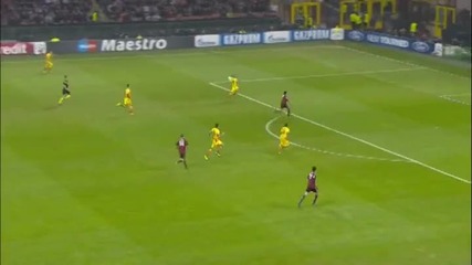 Милан препъна Барселона в сблъсъка на гигантите