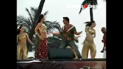 Katrina Kaifs Live performance on Sheila Ki Jawaani at Juhu Beach 