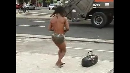 Клошар Танцува