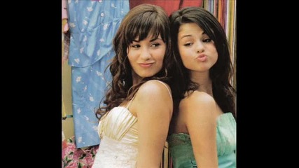 Selly and Demi 