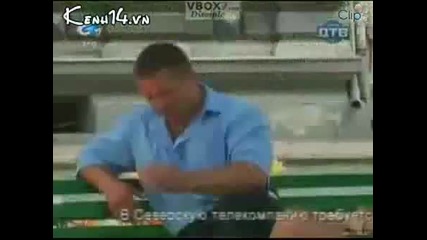 Sexy girl show her vagina to opposite mans