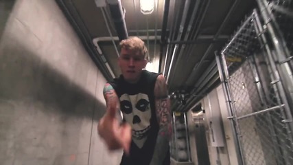 Machine Gun Kelly- Breaking News (official Video)