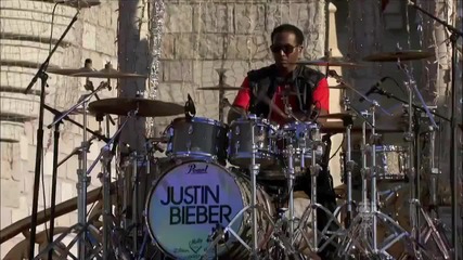 Justin Bieber - Disney Parks Christmas Day Parade