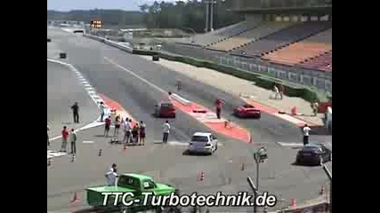Vw Golf R32 Twinturbo vs. Ferrari