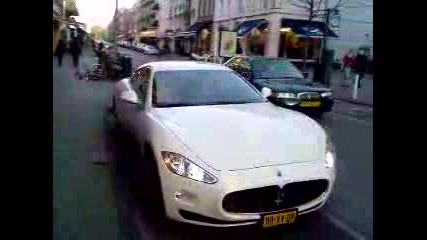 White Maserati Gran Turismo 