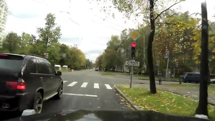 Безрасъдно шофиране на Mercedes G55 Amg по градските улици !
