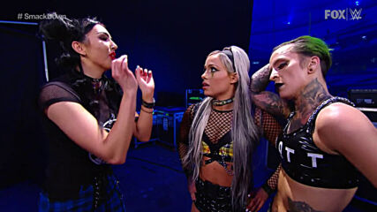 Billie Kay books Liv Morgan & Ruby Riott’s tickets to Royal Rumble: SmackDown, Jan. 22, 2021