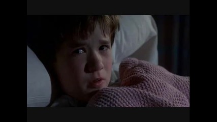 Шесто Чувство (1999) Велика Сцена - Виждам мъртви хора. / Бг Субс