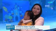 Водолази в традиционни носии с представление в аквариума в Сеул
