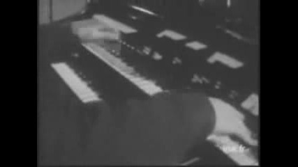Van Der Graaf Generator - Dance In Frost